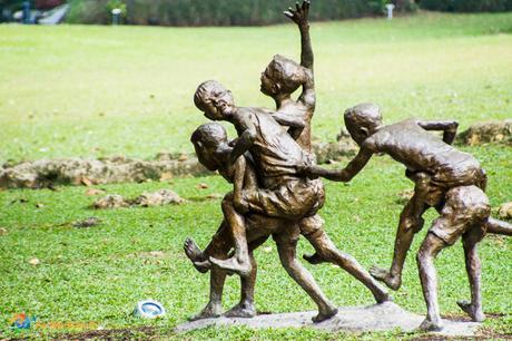 Chang Kuda sculpture of children at play in Singapore Botanic Gardens