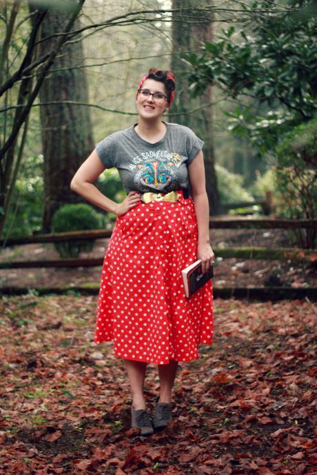 Let’s Pretend This Never Happened | Book Review + Outfit 7