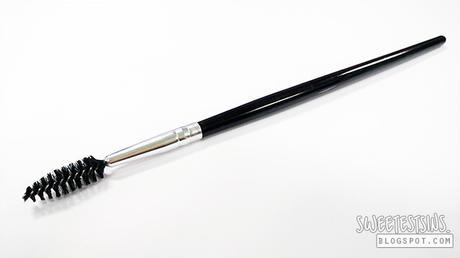 eyelash brush