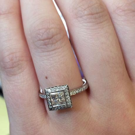 Ritani 18k White Gold .90ct Princess Cut EGL Cert. Diamond Halo Engagement Ring