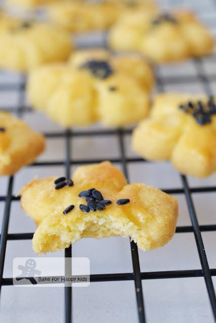 melt-in-your-mouth salted egg yolk cookies