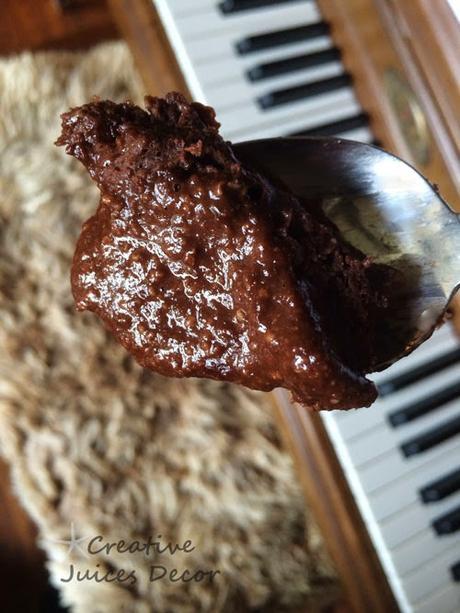 Healthy Molten Lava Microwave Brownie!