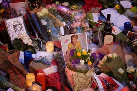 Friday is Rock'n'Roll #London Day 2: The #DavidBowie Shrine in Heddon Street