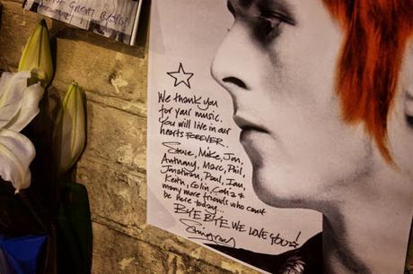 Friday is Rock'n'Roll #London Day 2: The #DavidBowie Shrine in Heddon Street