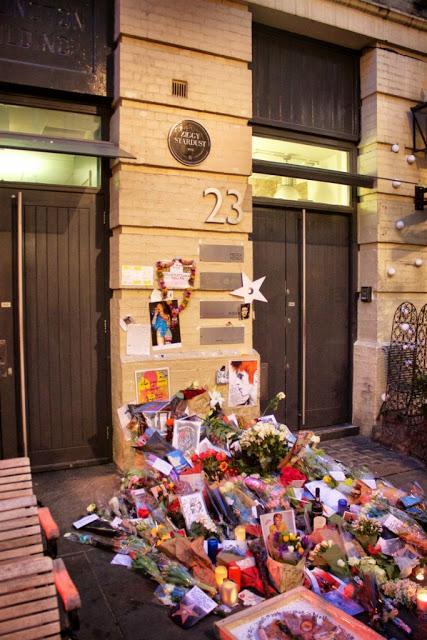 Friday is Rock'n'Roll #London Day 2: The #DavidBowie Shrine in Heddon Street