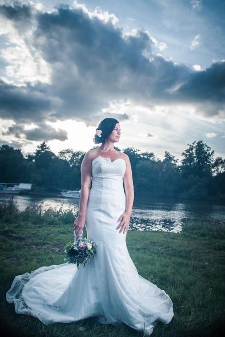 Bride-by-the-Thames-in-richmond