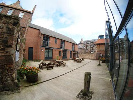 YHA Berwick - courtyard with picnic tables