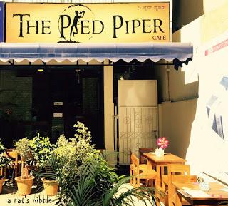 A Rat At The Pied Piper Café
