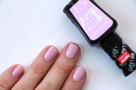 #ManiMonday & Mini Review - Wet n Wild 1 Step Wonder Gel in Don't Be Jelly!