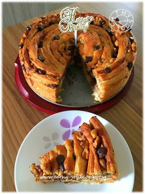 Giant Cinnamon Roll Cake