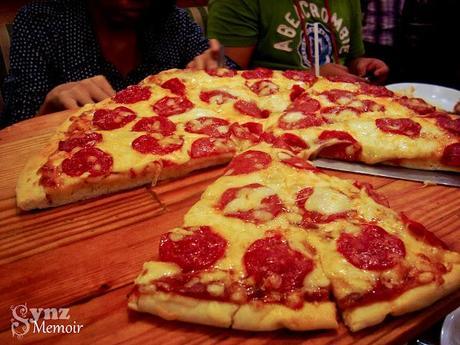 Manila Part 1 : Shakey's Pizza