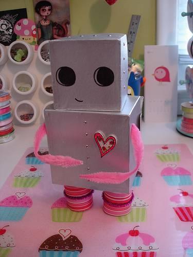 How to Make a Robot Valentine's Day Box