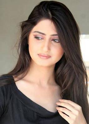 Sajal Ali & Stunning Model & Actress