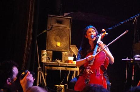 other lives4 550x364 OTHER LIVES, WIM, LUCIUS PLAYED BOWERY BALLROOM [PHOTOS]