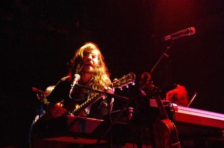 other lives6 550x364 OTHER LIVES, WIM, LUCIUS PLAYED BOWERY BALLROOM [PHOTOS]