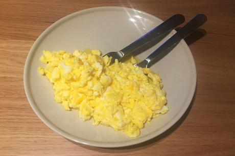 Low-Carb Challenge Day 4: Scrambled Eggs