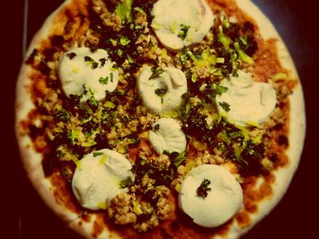 Kale pizza with Tempeh Sausage Crumbles
