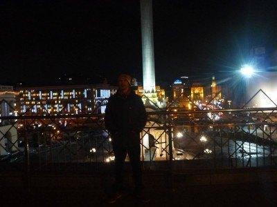 Backpacking in Ukraine: Getting A Free Night Tour of Kiev At Maidan Square at night