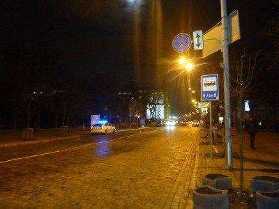 Backpacking in Ukraine: Getting A Free Night Tour of Kiev Nightfall on Instytutska Street - avenue of the revolution 2014