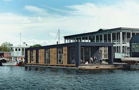Minimal floating home in Copenhagen