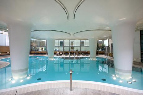 Thermae Bath Spa, Britain' s only natural thermal spa, located in the historic city of Bath, offers traditional and state-of-the-art spa facilities.