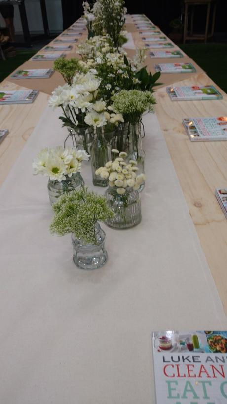 Decorative picnic table