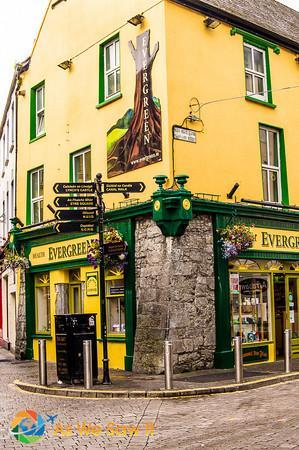 Buying a Claddagh Ring in Galway Buying a Claddagh Ring in Galway