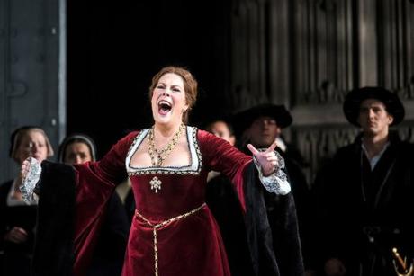 Sondra Radvanovsky as Anna Bolena (Photo: Ken Howard)