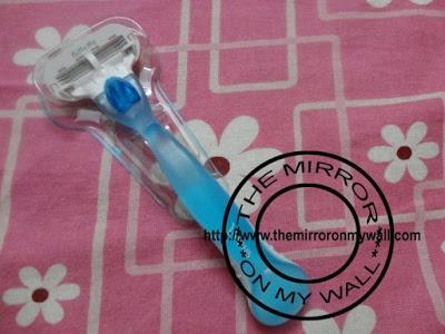 Gillette Venus Razor 2.JPG