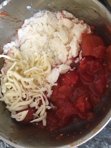 Panzerotti With Tomatoes and Mozzarella
