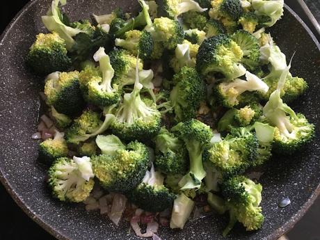 Spicy Broccoli Stir Fried With Nuts