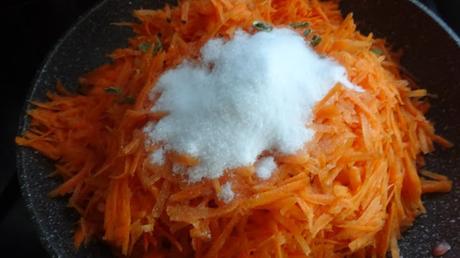 Low Fat Gajar Ka Halwa /Carrot  Halwa