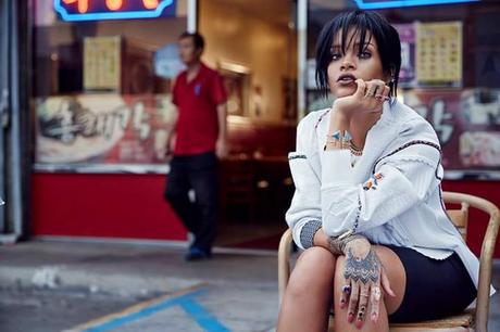 Rihanna Makes RIAA History