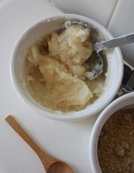 How To: All Natural Exfoliating Lip Scrub