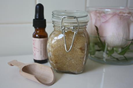 How To: All Natural Exfoliating Lip Scrub