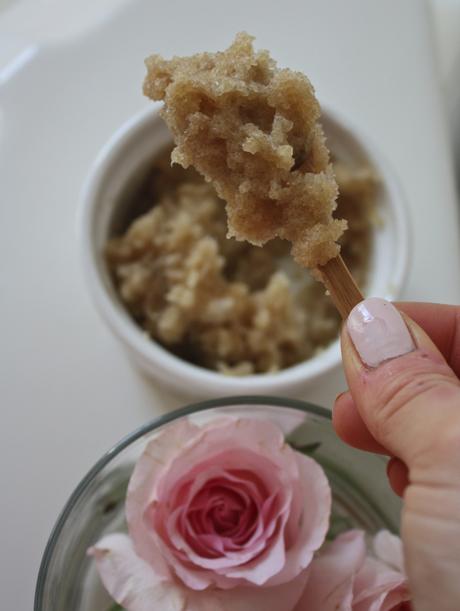 How To: All Natural Exfoliating Lip Scrub