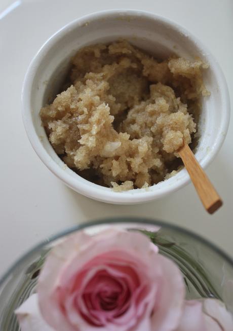 How To: All Natural Exfoliating Lip Scrub