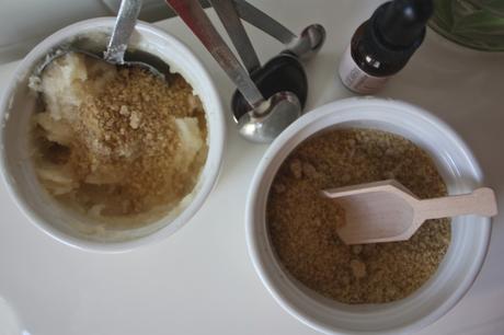 How To: All Natural Exfoliating Lip Scrub