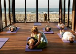 most-luxurious-yoga-retreats-paradise-plage
