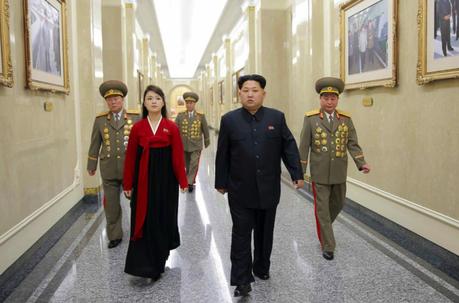 Kim Jong Un (right) and his wife Ri Sol Ju visits Ku'msuan Palace of the Sun in Pyongyang on February 16, 2016, accompanied by adjutants who manage the palace (Photo: Rodong Sinmun).