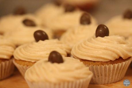 Pumpkin Spiced Cupcakes with Cinnamon Cream Cheese Frosting