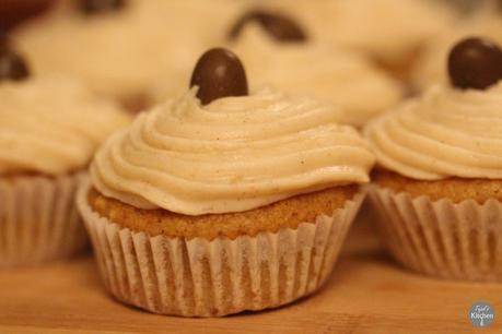Pumpkin Spiced Cupcakes with Cinnamon Cream Cheese Frosting