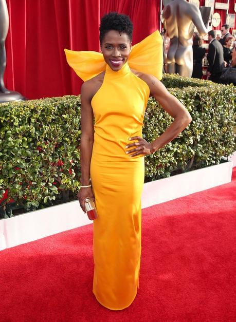 bad yellow gown sag awards