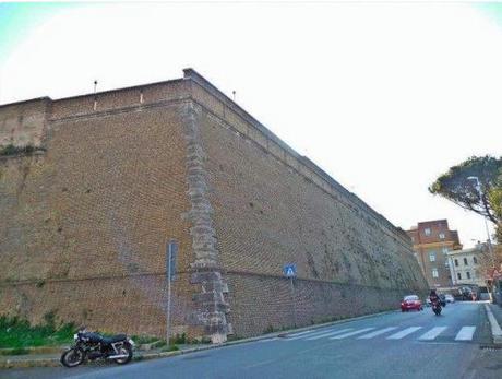 Vatican wall1
