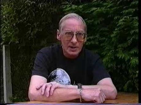 Barry King - Peasemore, UK - aliens did it...