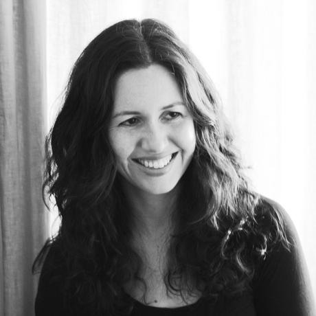 Amara Holstein portrait