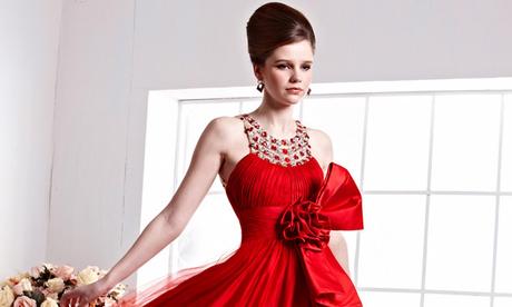 Makeup Tips to Carry off a Red Dress