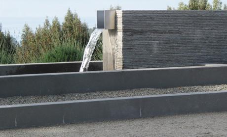 Contemporary Water Feature Stone Wall Fountain