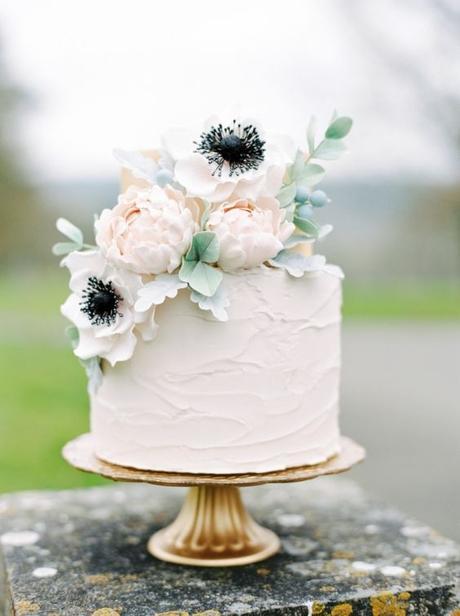 Wedding Inspiration: Petite Cakes + Grand Florals