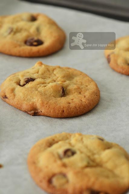 Chocolate Chip Cookies (Back in the Day Bakery)